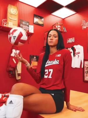 good at volleyball and have lethal face cards>>> #foryou #fyp #harpermurray #andijackson #merrittbeason #nebraskavolleyball 