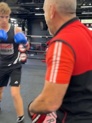 Building champions from the ground up 🥊✨ #AmateurBoxing #FutureLegends #buildingchampions #futurechampions #mundoboxing #thefamilyteam #miami #tropicalpark #boxing #miamidadeparks #boxingtraining #boxingcoach