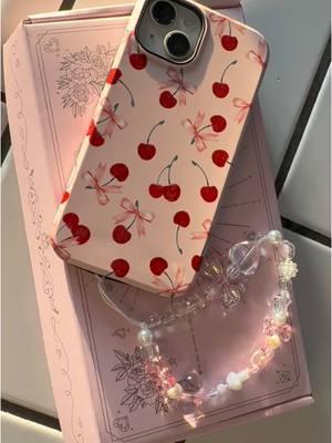 The prettiest case😍🍒🎀🍒 🎀 #casingbee #iphone #iphonecases #coquette #girlythings #TikTokShop #iphoneaccessories 