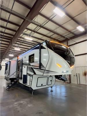 2025 Montana 3915TB #montana #rv #rvtour #fyp #5thwheel 