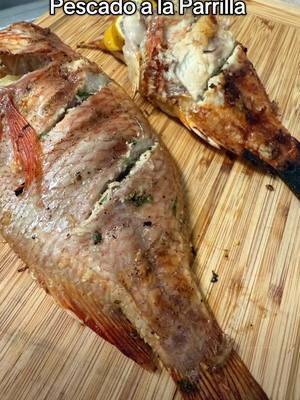 Pescado a la parrilla. #recetasconpescado #pescado #cocinaconmigo #cocinandoencasa #facilydelicioso #cocinafacil #comunidadbariatrica #navidad2024 #cocinemosjuntos #tiktokrecetas #tiktokcocina 