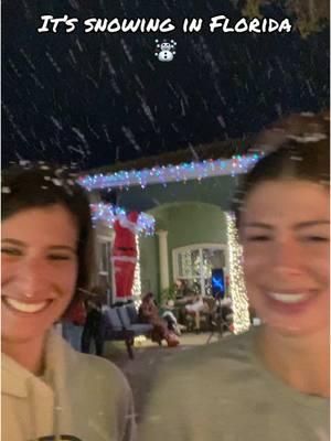 She was very concerned 🤣  #floridacheck #holidaysinflorida #happyholidays #bocaraton #bocaratonflorida #snowinginflorida #floridalife #floridafun 