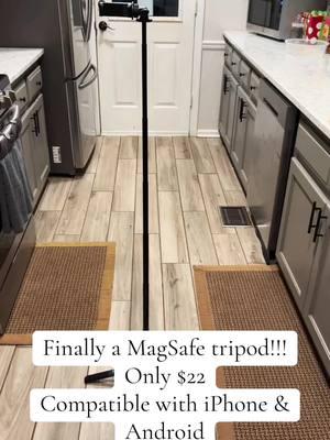 #magsafe #kraftgeek #tripod #tripodstand #selfiestick #selfiesticktripod #tiktokshopcybermonday #tiktokshopblackfriday #tiktokmademebuyit #deals #TikTokShop 