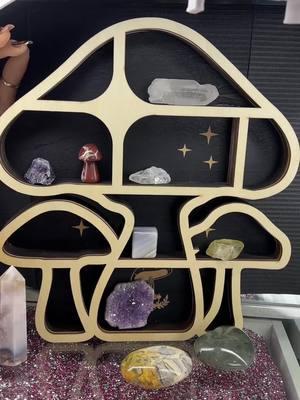 Crystal mushroom display  #crystals #crystaltok #mushroomdecor #crystalhealing 