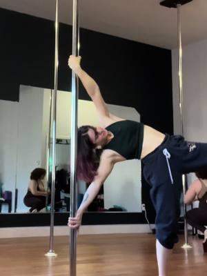 Just admiring my own back muscles 😂 #fyp#poledancer#polefitness#pdayesha#pdhandspring  