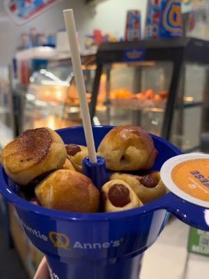 New Dip and Sip from @Auntie Anne’s Pretzels #bestpretzel #softpretzel #auntieannespartner 