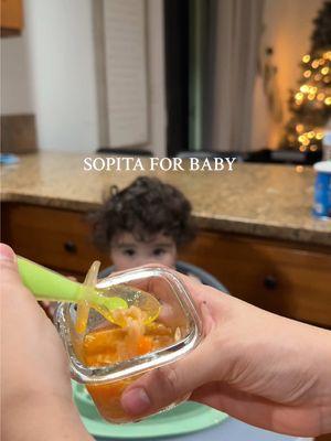 Make dinner for my 7 month old with me - Sopita de fideo (letras)                     #babyfood #blw #babyledweaning #sopadefideo #babyfoodrecipes #EasyRecipe #recetasfaciles #momtok #eveningroutine #motherhood #7monthsold #startingsolids #babiesoftiktok #momtok #dinner #fyp #trending #MomsofTikTok 