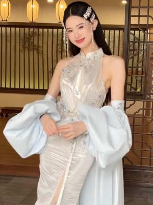 New Chinese style, high end wedding Qipao Credit to xiaohongshu:@ 535204117 #foryoupage #qipao #qipaodress #foryou #qipaobeauty #cheongsamgirls #cheongsamdress #fyp #cheongsam #highenddresses #highend #weddingdress 