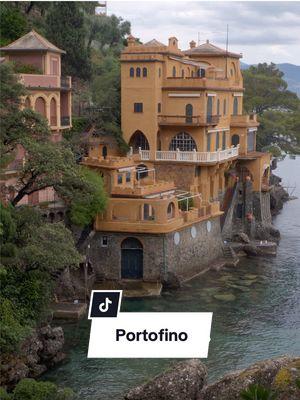 Portofino is a must-visit small village on the Italian Riviera. A picturesque and tranquil seaside paradise that will make you never want to leave 💙 #portofino #italy #italianriviera #beautifulplaces #paradise #mustvisititaly 