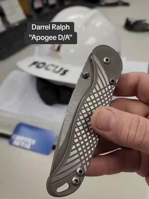 Sneaky SaturD/A again, dusted off this awesome "Apogee" Dual Action from the late Darrel Ralph. 😎 #chippedmetal #custom #darrelralphknives #darrelralphapogee #dual #dualactionknife #switchblade #pocketknife #knife #knives #knifetok #nightshift #powerplant #creatorsearchinsights 