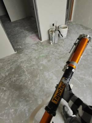 Drywall finisher #drywall #drywallfinisher #drywaller #drywalltools #drywalllife #drywalltaper #drywallfinishertools #drywalltip #drywallero #drywallrepair 