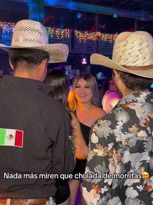 Chulada😮‍💨🤩#sacandoabailar #baile #huapangos #banda #desconocidas #quebraditas #foryoupage #trending #popular #compa 