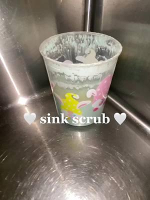 Here’s a sink scrub with some saved paste and a Christmas scrub mommy my mom got me for Christmas😊. The paste included pine sol, mr clean unstoppable, lavender comet & nasty og comet:] #kimscleaning6 #sudsy #pinesol #mrcleanliquid #scrubbing #scrubbingasmr #sinkscrub #mrcleanunstopables #lavendercomet #ogcomet 