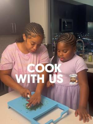 Cooking with my baby 🥰👩🏽‍🍳🍾 #fyp #viralvideo #cookeithme #cookwithus #MomsofTikTok #momlife #girlmom #mommydaughter #daughtersoftiktok #dinner #makedinnerwithme #foryoupage 