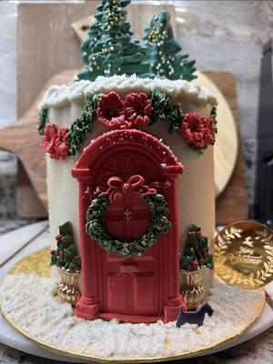 Before the season ends, can we have one more look, 360 view of this holiday beauty😍 • • #cake #buttercream #happyholidays #tistheseason #selftaught #baker #treatmaker #homebakery #explorepage #fyp #foryoupage #supportsmallbusiness #smallbusinessowner #orlandobaker #instadaily #shoplocal #shopsmall #reels #reelsdaily #instadaily #reelsofinstagram 