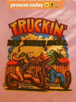 It was late cause it got buried in a closet bahahah #1967 #1960s #vintage #vintagetees #vintagetshirt #vintageshirt #vintageshirts #vintageclothing #vintagefashion #60sclothing #1960sclothing #rcrumb #robertcrumb #psychedelic #keepontruckin #truckinmybluesaway #hippie 