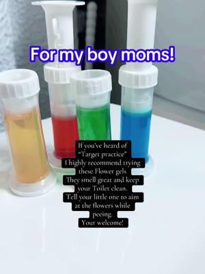 They smell great, are cute and fun idea if you have a little one learning to use the potty!  #pottytraining #pottytraininghack #toiletcleaner #bathroomcleaning #toiletgelstamp #ConSantanderConecto 