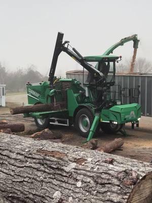 #heavyequipment #chipper #treework #albach 