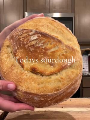 Would love some tips to perfect my sourdough pleaaase #fyp #beginnersourdough #sourdough #sourdoughbread 