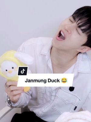 Poor Janmung Duck during the "Gradually" fanchant video 😔 #VIXXKEN #leejaehwan #이재환 #켄 #puzzle #시나브로 #gradually #janmungduck #aegyo #fanchant #VIXX #빅스 #fypシ 