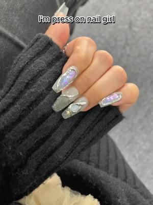 #TikTokShop#HandmadeNails #pressonnailset #PressOnNails #NailArt #nailstyle #nails #pressons#christmasnails #chris #christmasgiftideas #christmasgiftideas #glitzadora 