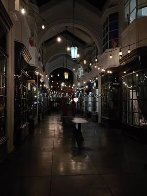 Pasadenas Replica of London’s Burlington Arcade ✨❤️ #pasadena #pasadenacalifornia #london #burlingtonarcade #harrypotter #harrypottertiktok #diagonalley #socallife #southerncalifornia #thingstodoinlosangeles #losangeles #alley #alleyway #coolthings 