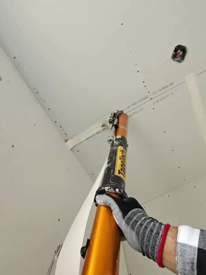 Drywall finisher #drywall #drywallfinisher #drywaller #drywalltools #drywalllife #drywalltaper #drywallfinishertools #drywalltip #drywallero #drywallrepair 