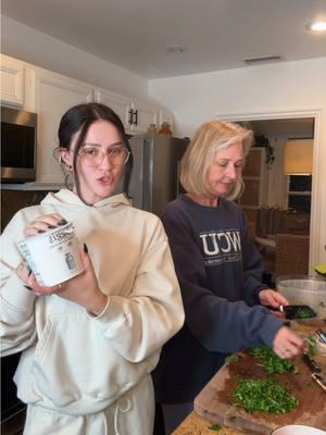 making the @Anna Paul turkish pasta (veg edition) for mama 🧡 #viralrecipe #vegetarianrecipe #turkishpasta #annapaul 