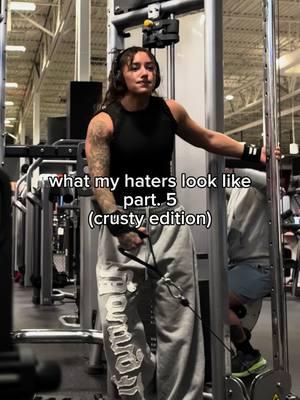 alright alright last one? lol #gym #GymTok #gymmotivation #gymgirl #girlswholift #gymfits 