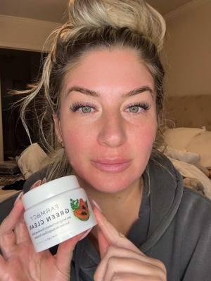 Come melt off this makeup with me ! Using the @Farmacy Beauty green clean cleansing balm . It has my skin feeling so clean and fresh & weirdly satisfying #nightimeroutine #cleansingbalm #meltawaybalm #farmacy #skinroutine 