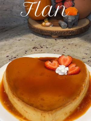 Flan Napolitano 🍮 bien cremosito y super facil de preparar 😋 Ingredientes:  •3/4 taza de azucar  •4 huevos •12oz leche evaporada •14oz leche condensada •4oz queso crema •1 cucharada vainilla Hornear a baño maria  350F (180C) x 1 hora Dejar enfriar y refrigerar toda la noche  #flan #flannapolitano #neopolitanflan #mexicanflan #mexicandessert #mexicanfood #mexicanrecipes #momlife #senoraera #senoralife #artesanias #artesaniasmexicanas 