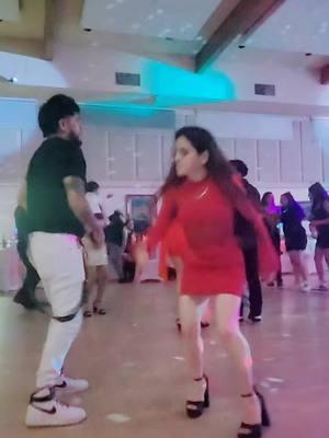 UN BAILE JEJE#hola #saludostiktokers #💃🕺 #video #pyfツ #💃🕺 #parati #pyf 