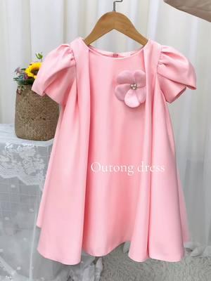 Beautiful Princess girl dress   #outong #yoliyolei #kidsfashion #fashionkids #kidsstyle #fashionista #kidsdress #girlsdress #toddlerdress #babygirlclothes #flowergirldress #partydress #casualdress #babydress  #beauty #fashion #princessdress #usa #uk #Peru #vestidos #dressmall #dressboutique #christmas #supplier 