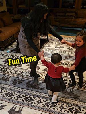 Fun Time @Sarita&ChrisHudson #familytime #familyfun #tiempoenfamilia #bbygabby😇 #bbyemma😇 #hudsonfamily👨‍👩‍👧‍👧  #saritaychris👩🏻‍🤝‍👨🏼 #hudsonfamily👨🏻‍🦰👩🏻👶🏻 #lapatroncita😇 #sarahudson51  #Mushashon👨🏻‍🦰 #tiktok #fypage #fy #foryoupage #viralvideo #paratii #family #mixedfamily 