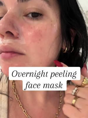 Peeling overnight face mask for glassy hydrated skin! #glassskin #skincare #trendingproducts #beautyproducts #newyearnewaura #koreanskincare #peelingmask #collagenmask #overnightfacemask 