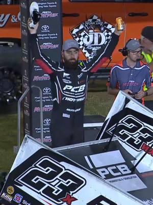 🏁 James McFadden goes back-to-back at Perth Motorplex with #HighLimitRacing!