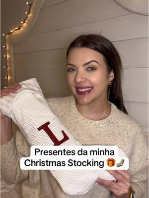 Respondendo a @Patricia Oliveira | Todos os presentes da minha meia de Natal. Eu estou apaixonadaaa 🥰✨ #christmasstockings #stockings #meiadenatal #presentesdenatal #presentehostfamily #hostfamilygift #aupaireua #aupair #aupairbrasileira #aupairbrasil #foryouu 