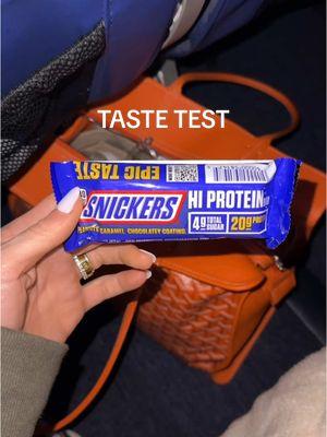 Did y’all know @snickers has a Protein bar?! 😳 #proteinbar #tastetest #snickers #highprotein #fyp 