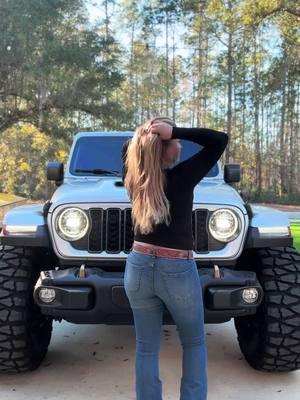 🤠🌻🖤 #jeepwrangler #rubicon #392jeep #470horsepower #newjeep #floridajeeper #jeepbeachdaytona #392wrangler #jeeprubicon #2024 #jeepher #904jeep #jeepsofinstagram #leadbyexamplebabes #jeepnation #4x4 #flogrown #nittotires #mudgrapplers #grappaholics 