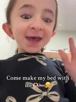 Come make my bed with me🫶🏻🛏️ #grwmsbyvitoria #fyp #viral #osteogenesisperfecta #osteogenesisawareness #bed #comemakemybedwithme 