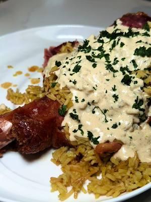 I’m loving this Turkey Leg Hut inspired smothered turkey leg.  • Sauce  Pan Drippings Heavy Cream Minced Garlic Butter Badia All Purpose  Pepper Parmesan Cheese • #turkeyleg #turkey #smokedturkey #dinner #DinnerIdeas