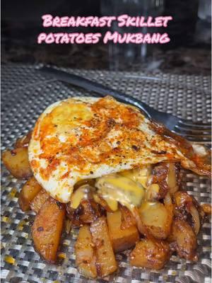 #potatoes #potatotiktok #potatoskillet #breakfastpotatoes #mukbang 