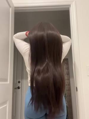 Long hair >>>> #hair #longhair #hairtrends #miami #hairstyle #haircare #hairtok #pelolargo #hairoftheday #cabellolargo #hairtiktok #hairtutorial #healthyhair #healthyhairtips #healthyhairtiktok #fypage #longstraighthair #hairgrowth #hairgrowthtips #hairgrowthjourney  #longhairstyles #heatlesshair #brunette