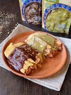 Mexican tamales 🫔🫔 ideas? Serve with Mole! #mole #tamales #mexicanfood #Recipe #fyp #madeinmexico #mexico #foodies #yoquiero 