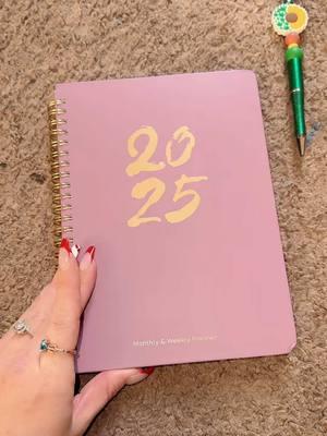 ✨ We gonna be organized and boujee this 2025 yall. ✨ #planner #monthlyandweeklyplanner #boujee #organized #mombrain #forgetful #2025planner #TikTokShop #fyp 