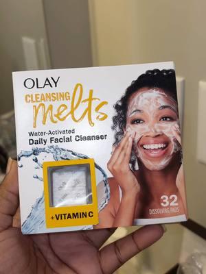 @Olay Skin Care i can’t believe how much these lathered!! Def a 20/10 ✨  #olay #cleansingmelts #gifted #olaypartner #vitaminc #darkspots #tiktokshopyearendsale #facewash #morningskincare 