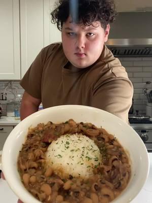 Black eyed peas Recipe many people like to bring in the new year with black eyed peas and this is the recipe to do it #EasyRecipe #Recipe #holiday #holidayrecipe #blackeyedpeas #blowthisup #xyzbca #fyp #meal #food #Foodie #youngcook #bestrecipe 