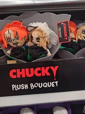 valentines day decor finds at walmart #Walmart #valentines2025 #ValentinesDay #chucky #walmartvalentinesdaydecor #reisworld #shopwithme 