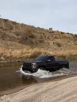 Algo leve 🫡  #z71 #z71silverado #4x4 #z71offroad #z71world #todoterreno #offroad #offroad4x4 #rutas4x4 #unacortita #leveled #2wdmlp #trokasz71 #fyp #explore 