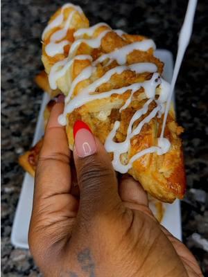 Peach Cobbler + Cheese Danish  = SOO GOOD #cheesedanish #fyp #peachcobbler #dessert #EasyRecipe #juicylipz91 #yum #peachcobblercheesedanish 